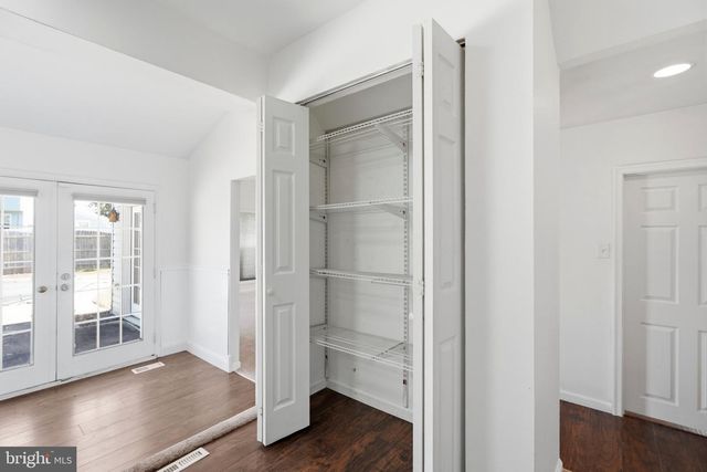 3 HAMPTON RD, Clementon, NJ 08021