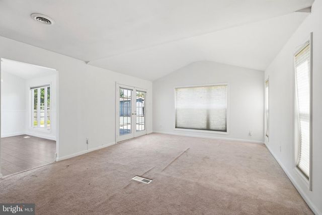 3 HAMPTON RD, Clementon, NJ 08021