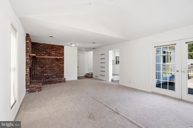 3 HAMPTON RD, Clementon, NJ 08021