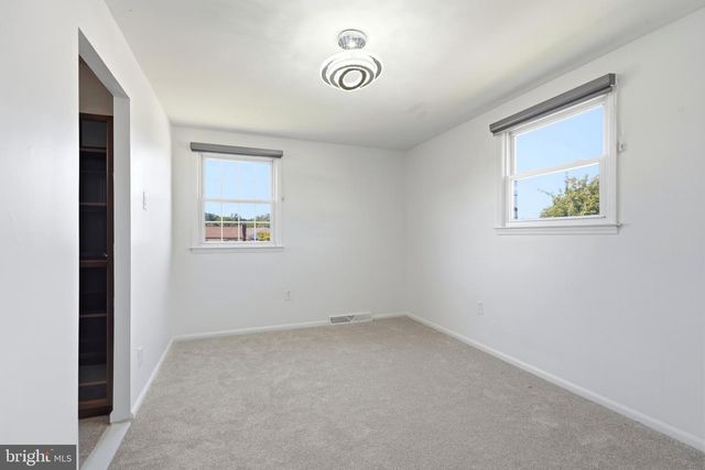 3 HAMPTON RD, Clementon, NJ 08021