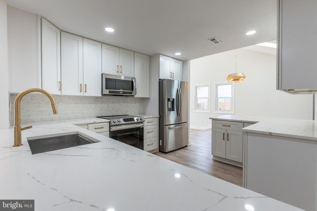 230 E JUNIPER AVE, Sterling, VA 20164