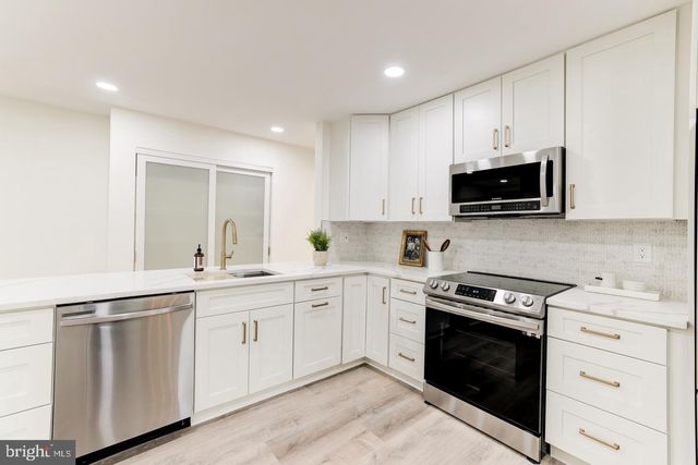 230 E JUNIPER AVE, Sterling, VA 20164
