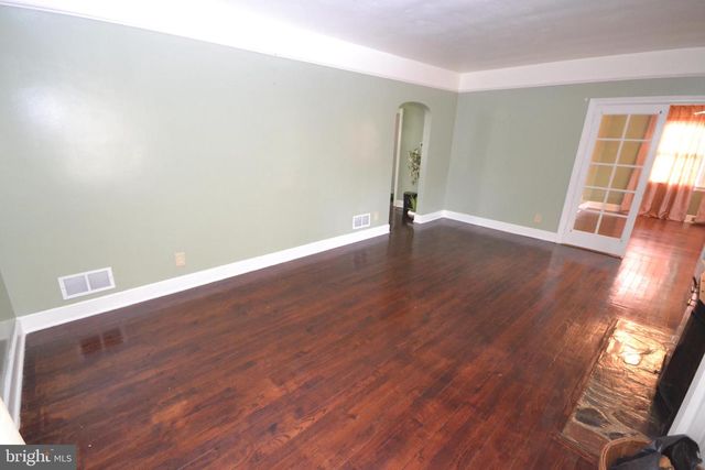 409 N EAST AVE, Vineland, NJ 08360