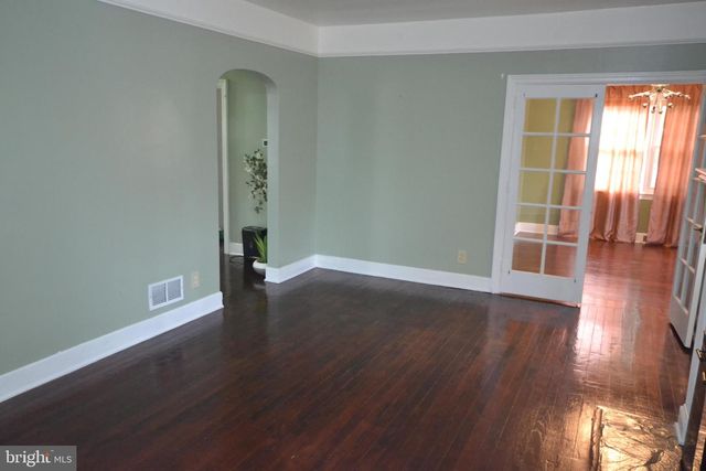 409 N EAST AVE, Vineland, NJ 08360