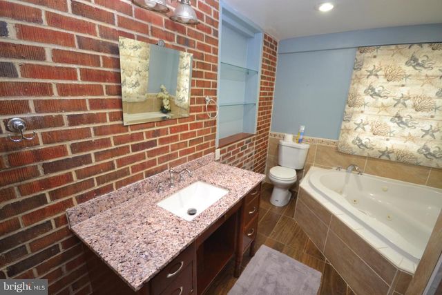 409 N EAST AVE, Vineland, NJ 08360