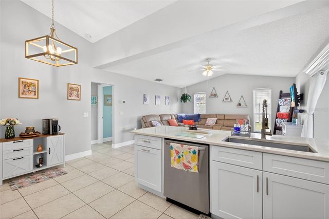 3907 57TH PLACE E, Bradenton, FL 34203