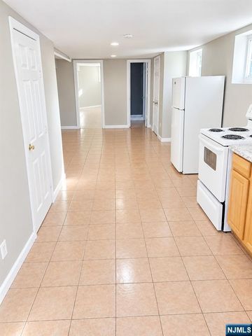 623-625 Sandford Avenue, Newark, NJ 07106