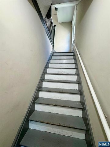 623-625 Sandford Avenue, Newark, NJ 07106