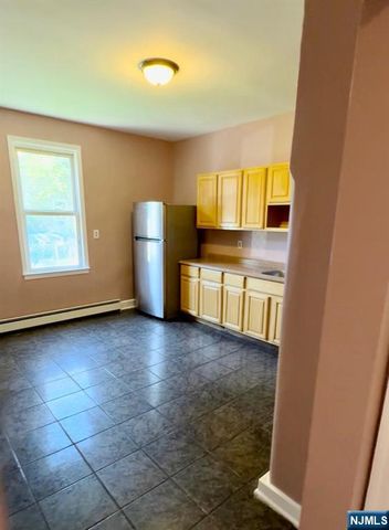 623-625 Sandford Avenue, Newark, NJ 07106