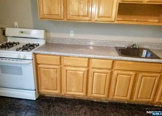 623-625 Sandford Avenue, Newark, NJ 07106