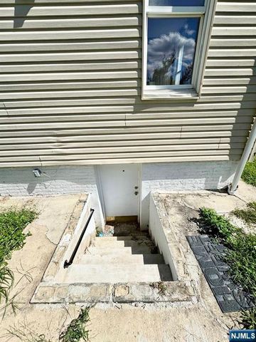 623-625 Sandford Avenue, Newark, NJ 07106