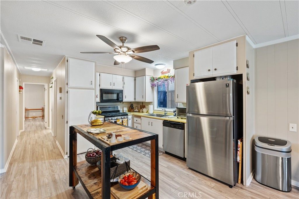 Image 10 of property listing at 27601 Sun City Boulevard 272, Menifee, CA 92586