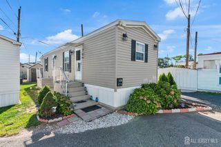 9 2nd Street, Avenel, NJ 07001
