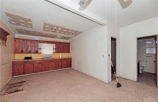 107 E Main Street, Rio Grande City, TX 78582