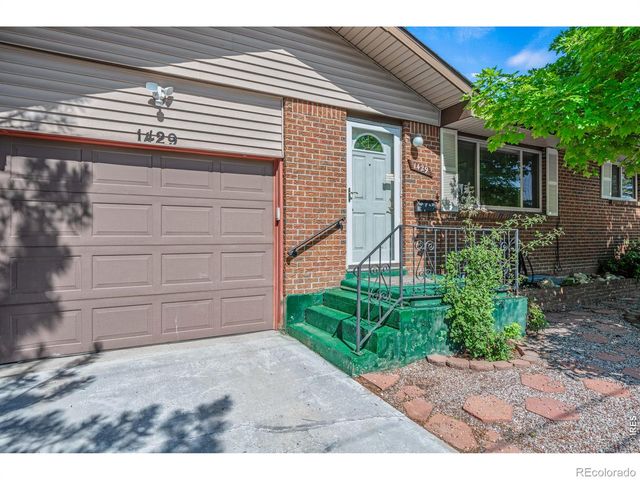 1429 Lashley Street, Longmont, CO 80504