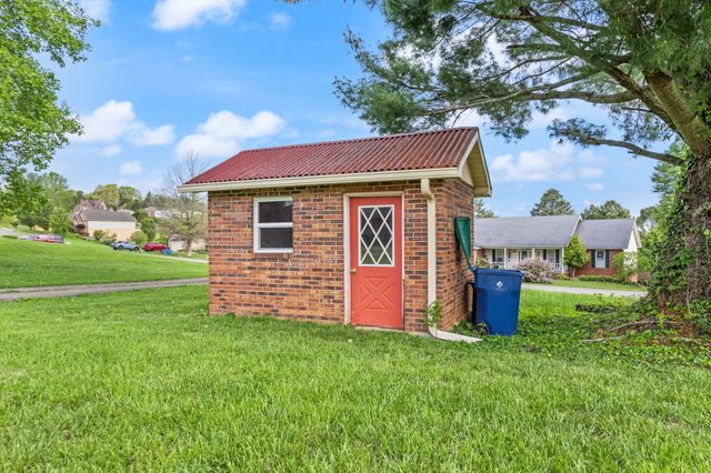 210 Shearwood Avenue, Somerset, KY 42503