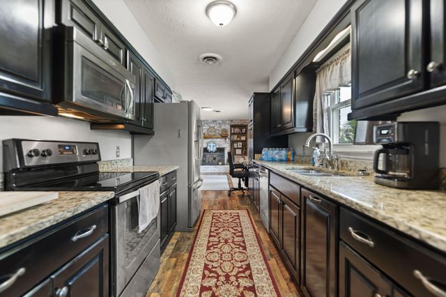 210 Shearwood Avenue, Somerset, KY 42503