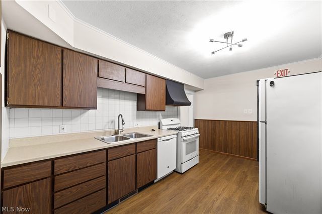 3313 W 111th Street, Cleveland, OH 44111