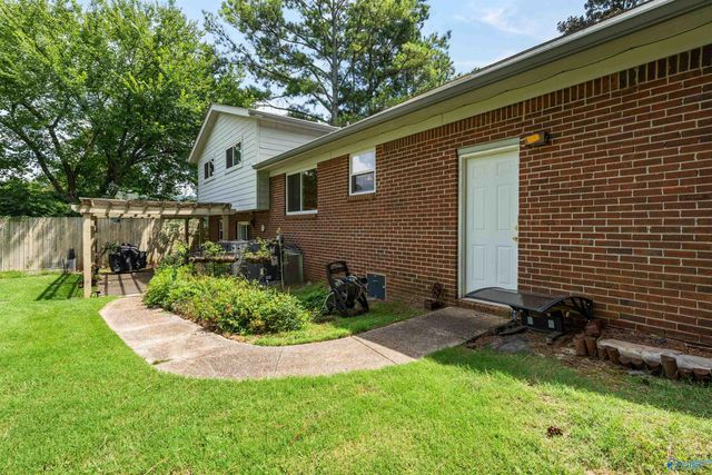 617 Mountain Gap Drive SE, Huntsville, AL 35803
