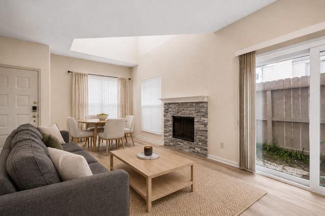 1829 Augusta Drive 19, Houston, TX 77057