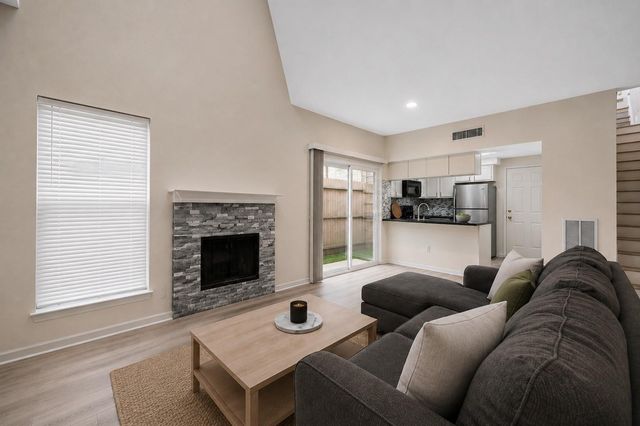 1829 Augusta Drive 19, Houston, TX 77057