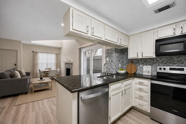 1829 Augusta Drive 19, Houston, TX 77057