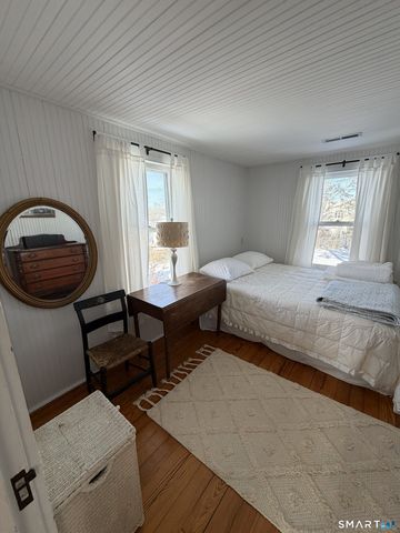 8 Tyler Avenue, Branford, CT 06405