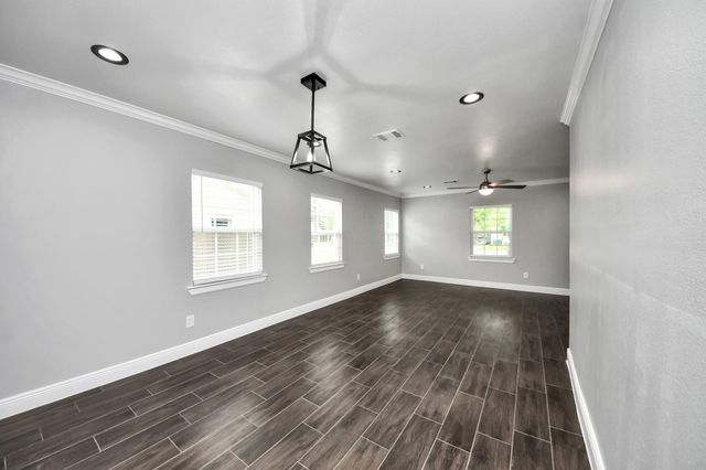 135 Rustic Drive, Pasadena, TX 77502