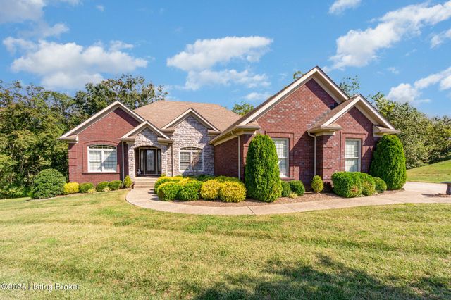 180 St James Ct, Fisherville, KY 40023