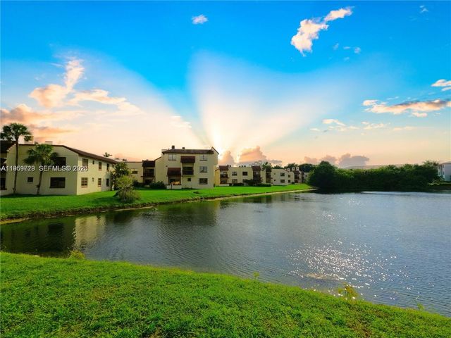 8600 SW 149th Ave 612, Miami, FL 33193