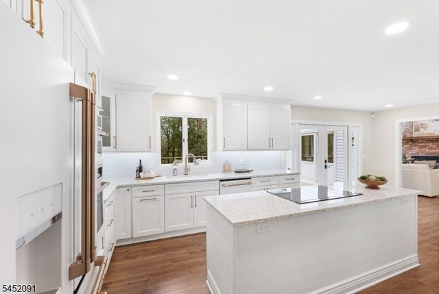 31 Warren Cutting, Chester Twp., NJ 07930