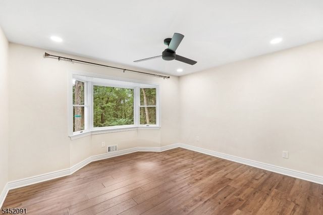 31 Warren Cutting, Chester Twp., NJ 07930
