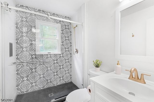 31 Warren Cutting, Chester Twp., NJ 07930