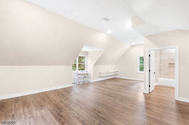 31 Warren Cutting, Chester Twp., NJ 07930
