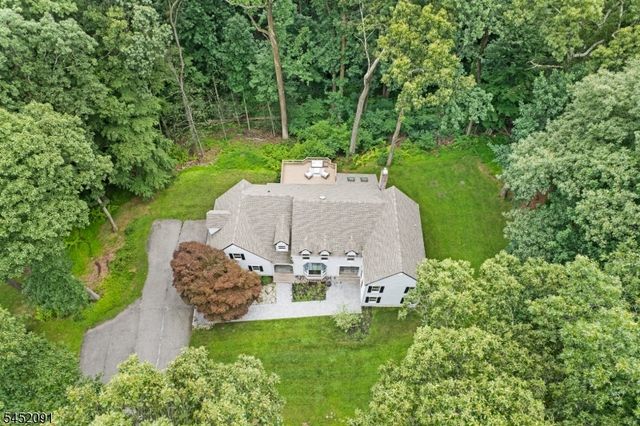 31 Warren Cutting, Chester Twp., NJ 07930