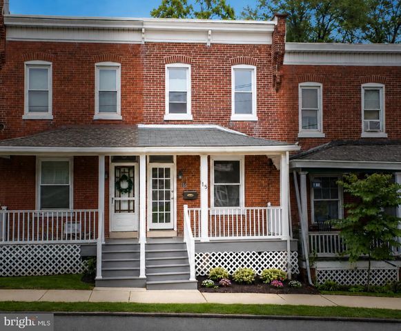 15 FRANKLIN AVE, Phoenixville, PA 19460