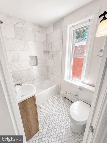 15 FRANKLIN AVE, Phoenixville, PA 19460