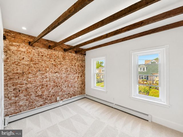 15 FRANKLIN AVE, Phoenixville, PA 19460
