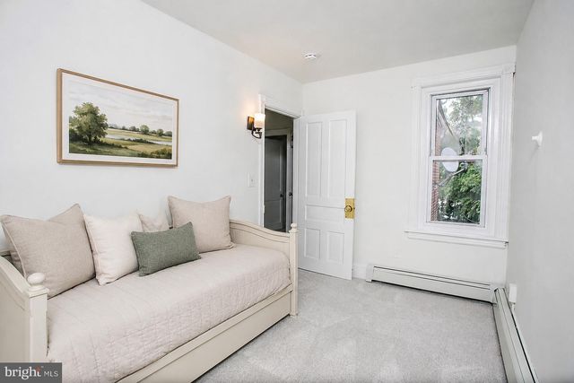 15 FRANKLIN AVE, Phoenixville, PA 19460