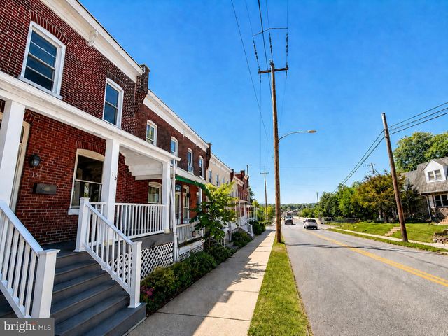 15 FRANKLIN AVE, Phoenixville, PA 19460