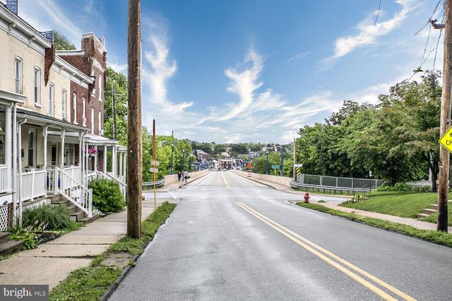 15 FRANKLIN AVE, Phoenixville, PA 19460