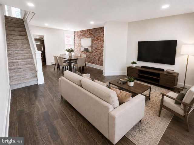 15 FRANKLIN AVE, Phoenixville, PA 19460