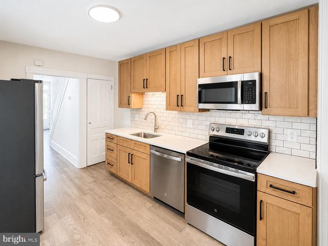15 FRANKLIN AVE, Phoenixville, PA 19460
