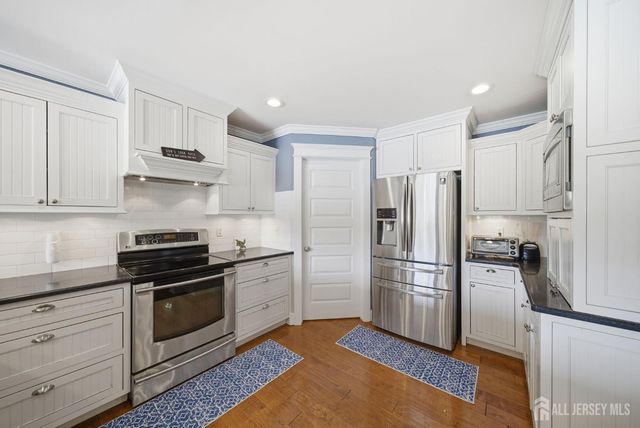 84 W Shore Road, Morris Twp, NJ 07834