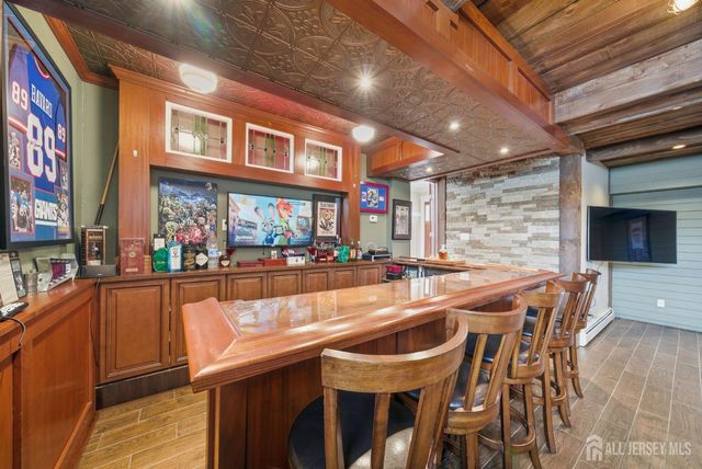 84 W Shore Road, Morris Twp, NJ 07834