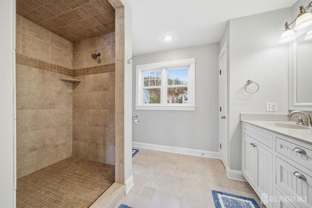 84 W Shore Road, Morris Twp, NJ 07834