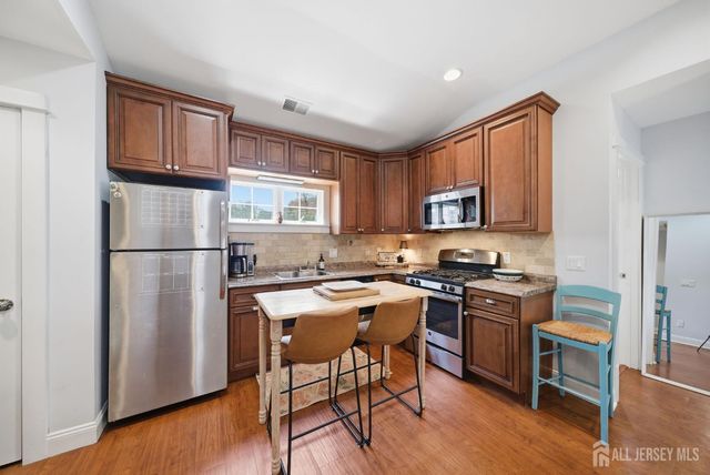 84 W Shore Road, Morris Twp, NJ 07834