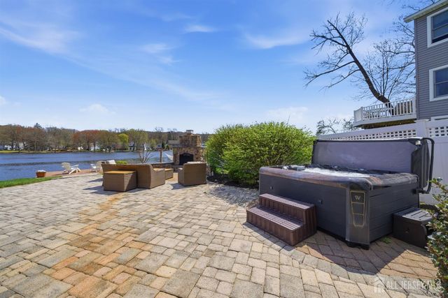 84 W Shore Road, Morris Twp, NJ 07834