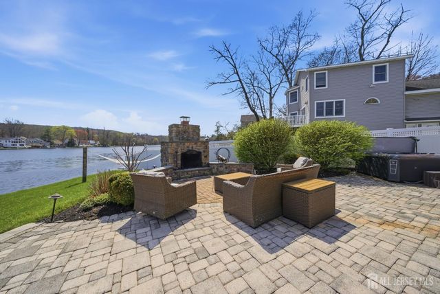 84 W Shore Road, Morris Twp, NJ 07834