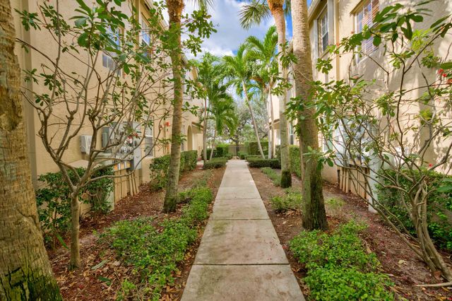 115 Lighthouse Circle B, Tequesta, FL 33469